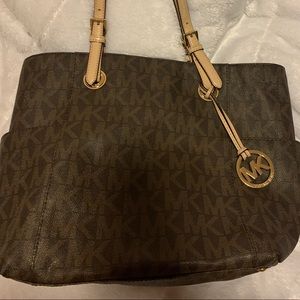Micheal kors tote